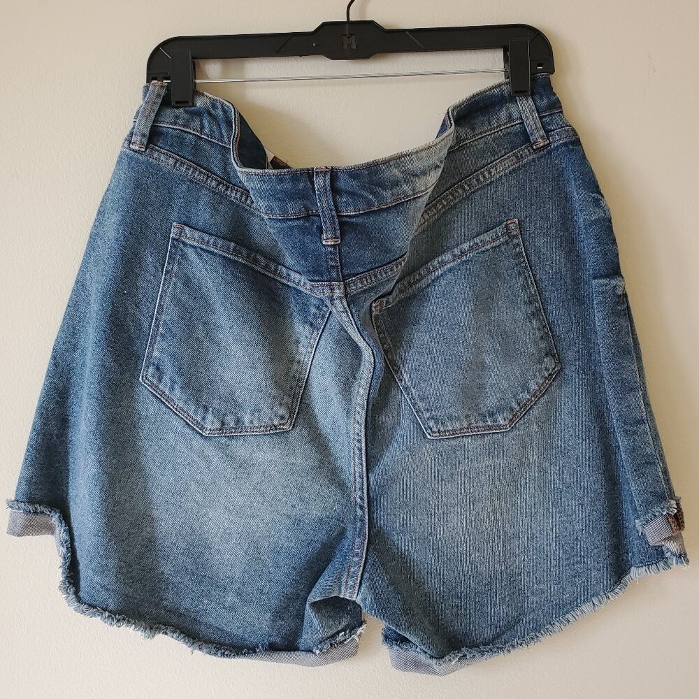 Arizona Women's Dark Torn Hi Rise Midi Jeans SZ 19 - Picture 5 of 8